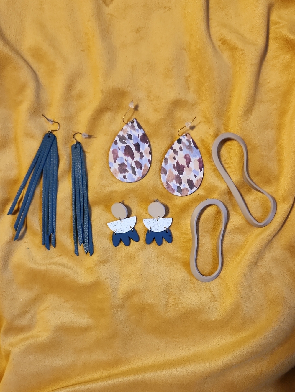 Assorted Women’s Earring Set - Blue, Beige, Leopard